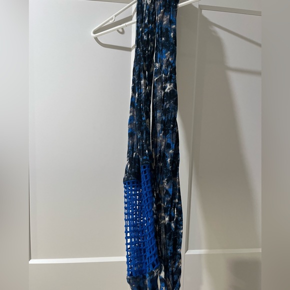 BUY 2 GET 1 FREE- Lot of 2 Infinity Scarves. Beautiful print - Picture 5 of 6